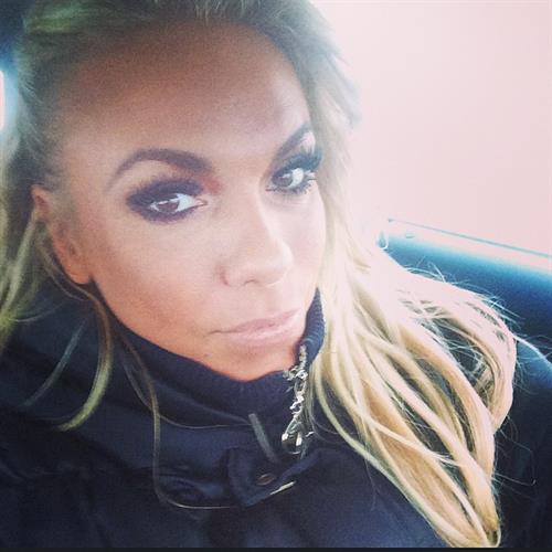 Minna Pajulahti taking a selfie