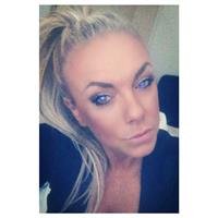 Minna Pajulahti taking a selfie