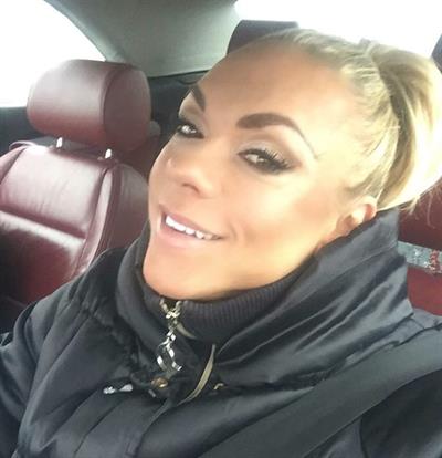 Minna Pajulahti taking a selfie