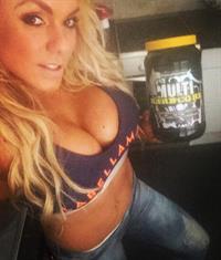 Minna Pajulahti taking a selfie