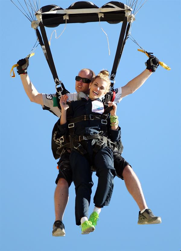 AnnaLynne McCord skydives from 18,000 feet at a charity event, Lompoc August 16, 2014