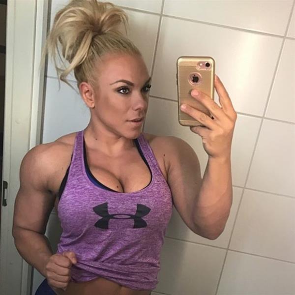 Minna Pajulahti taking a selfie