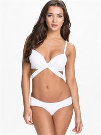 Amy Jackson in lingerie