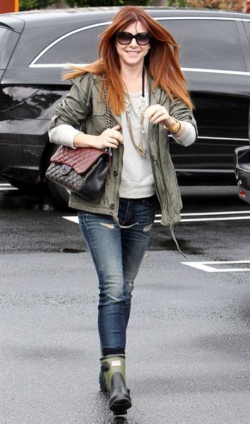 Alyson Hannigan Shopping in Brentwood (November 21, 2013) 