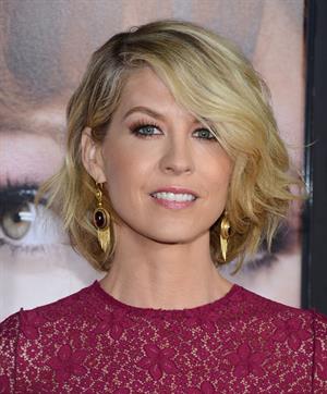 Jenna Elfman attends the Premiere of Universal Pictures' Identity Theft at the Village Theatre in Los Angeles (04.02.2013) 