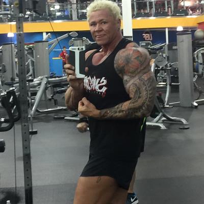 Jayne Stark taking a selfie