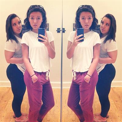 Chloe Sannito taking a selfie