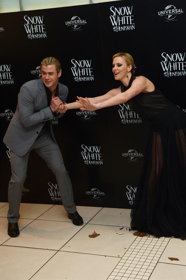 Charlize Theron and Kristen Stewart at the  Snow White And The Huntsman  World Premiere, May 14, 2012