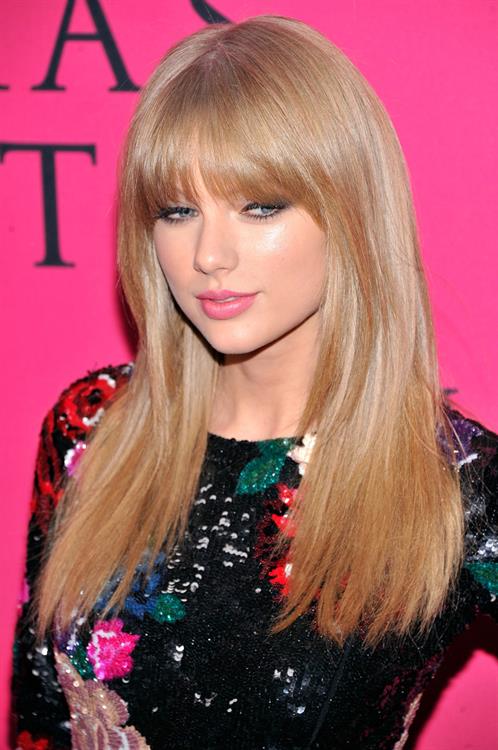 Taylor Swift at the 2013 Victoria's Secret Fashion Show
