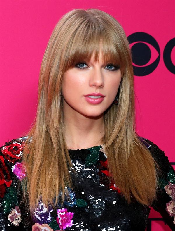 Taylor Swift at the 2013 Victoria's Secret Fashion Show