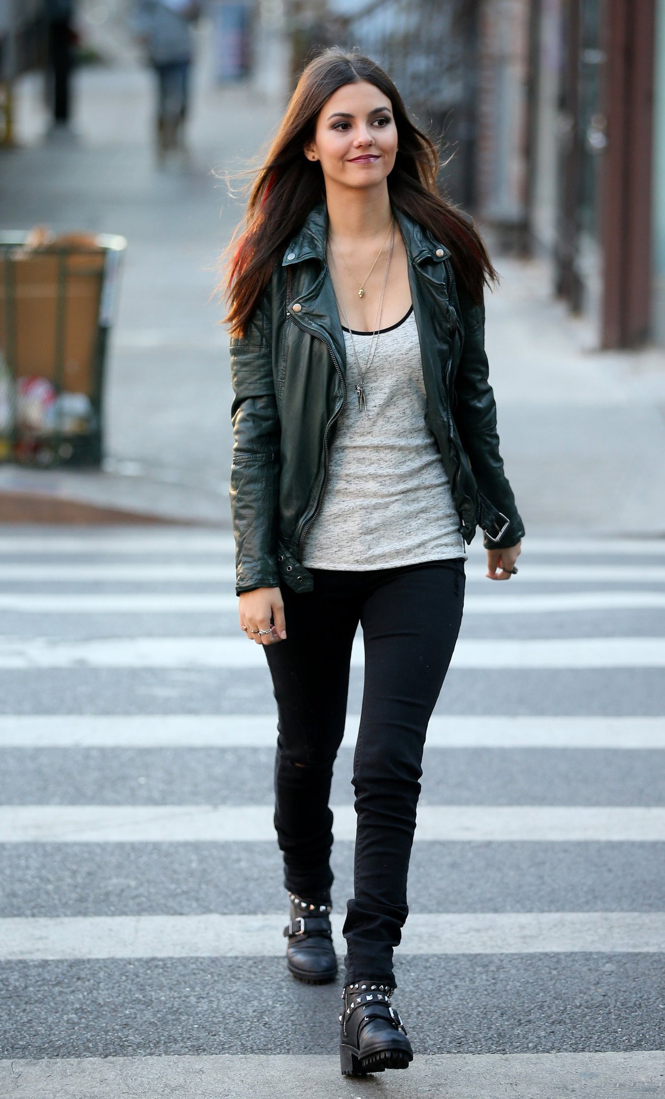 Victoria Justice – “Eye Candy” set in New York 11/13/13  