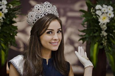 Olivia Culpo Visits Indonesia (Feb 7, 2013) 