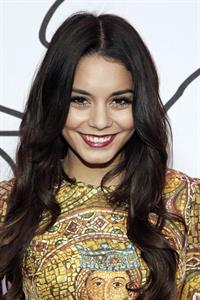Vanessa Hudgens – YouTube Music Awards 11/3/13  