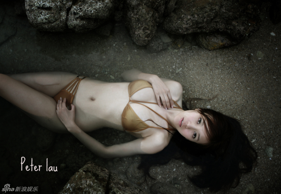 Zhou Wei Tong in a bikini