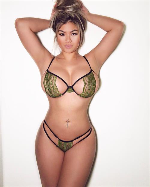 Jojo Babie in lingerie