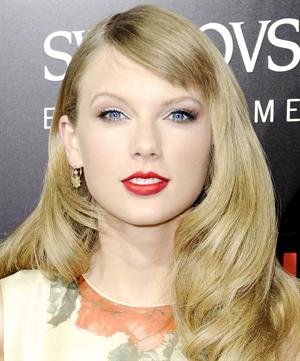 Taylor Swift -  Romeo & Juliet  LA Premiere 9/24/13  