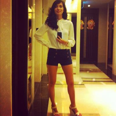 Celina Jade taking a selfie