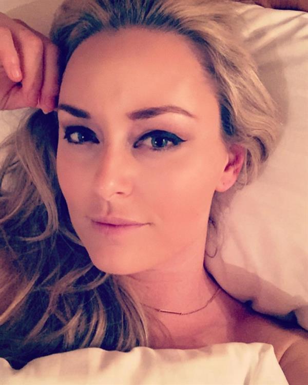 Lindsey Vonn taking a selfie