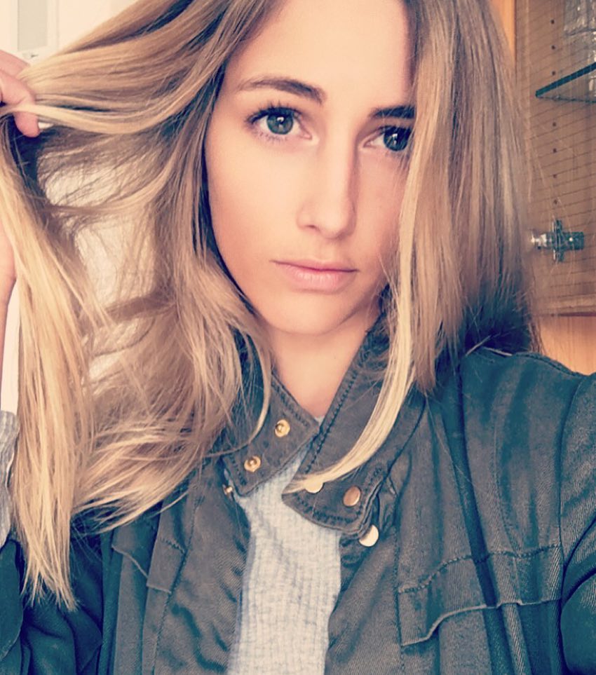 Nadja Purtschert taking a selfie