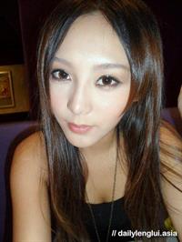 Jeana Ho taking a selfie