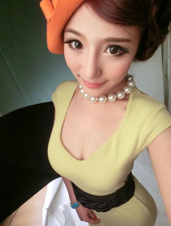 Vanessa Wang Manni taking a selfie