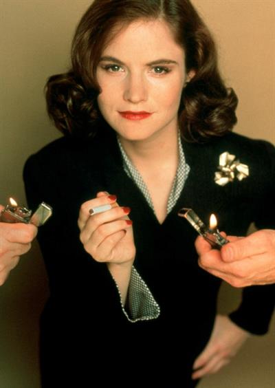 Jennifer Jason Leigh