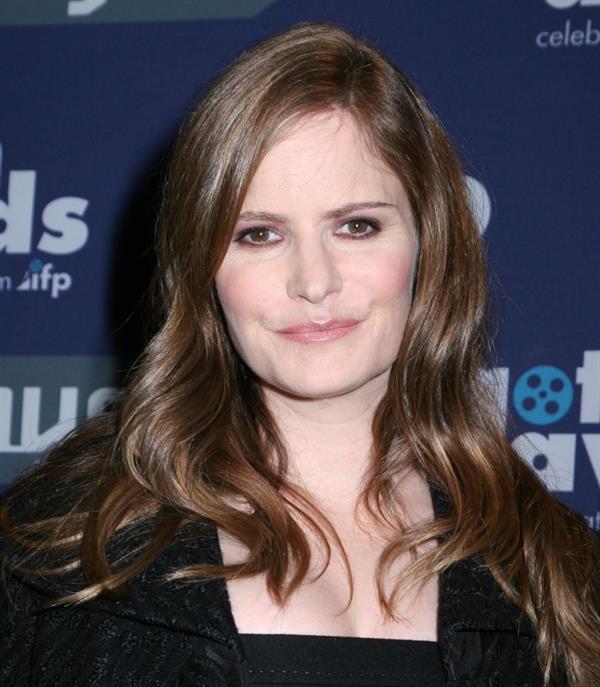 Jennifer Jason Leigh