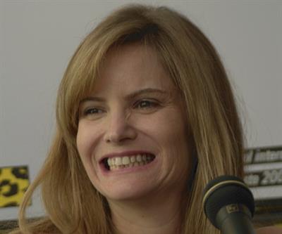 Jennifer Jason Leigh