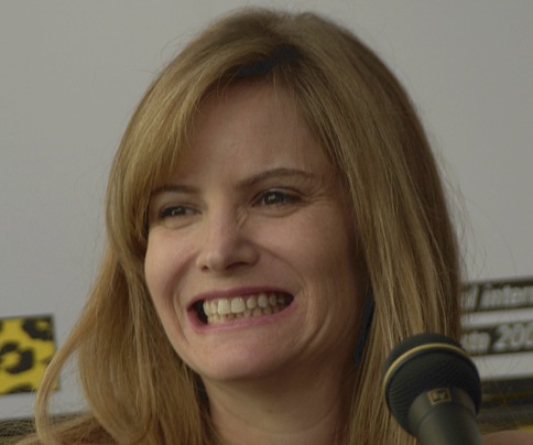 Jennifer Jason Leigh