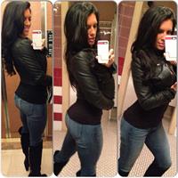 Amanda Latona Kuclo taking a selfie