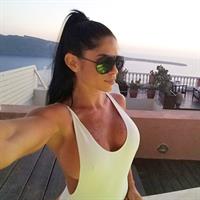 Michelle Lewin taking a selfie