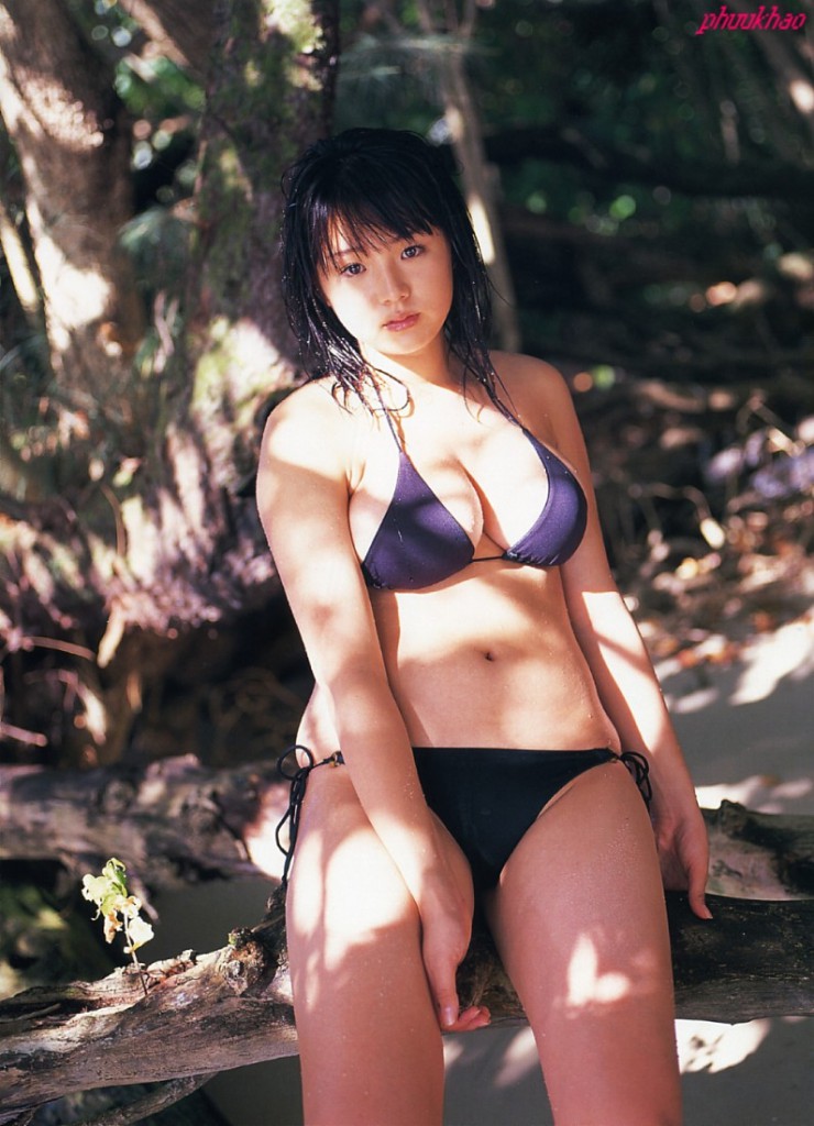Ai Shinozaki in a bikini