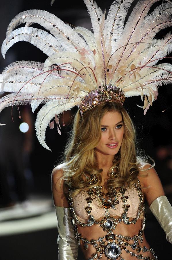 Victoria's Secret Angel Doutzen Kroes