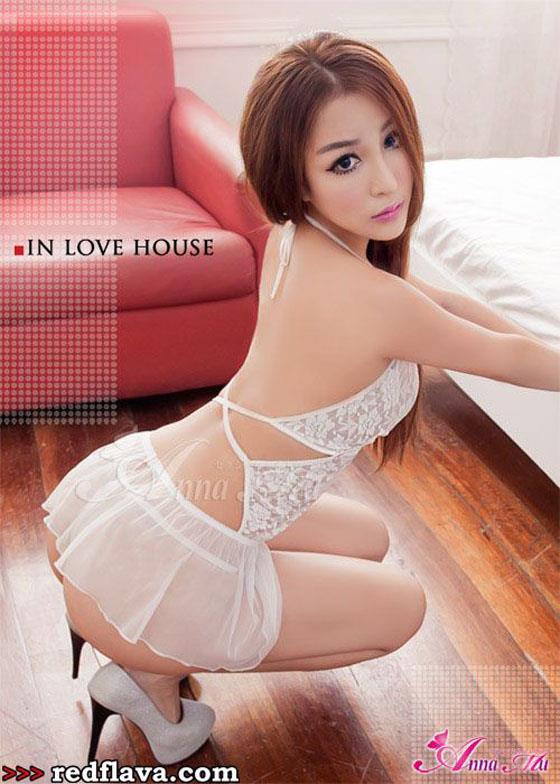 Fang Qi Yuan in lingerie