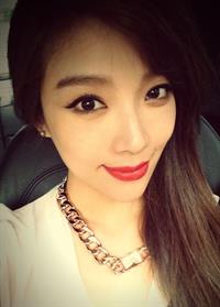 Janel Tsai taking a selfie