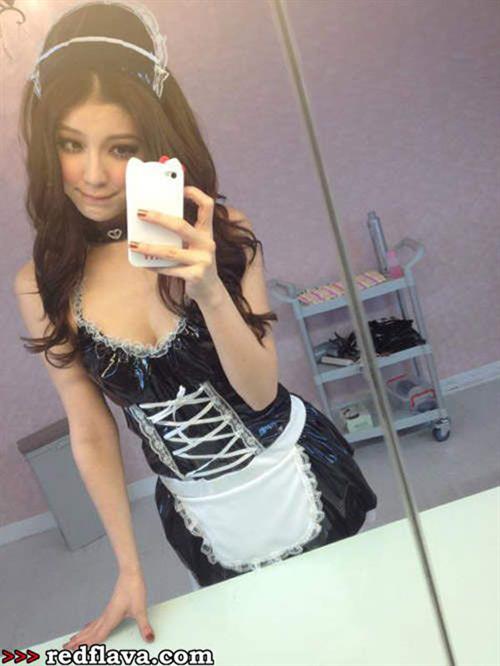 Chen Yang Jin taking a selfie