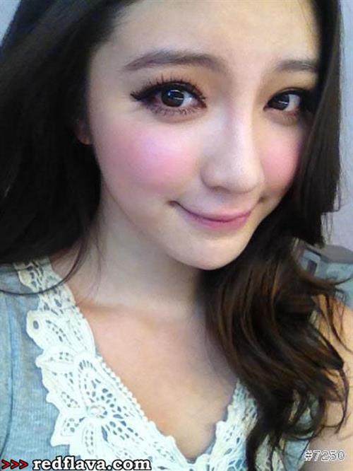 Chen Yang Jin taking a selfie