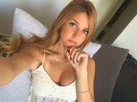 Linoy Sror taking a selfie