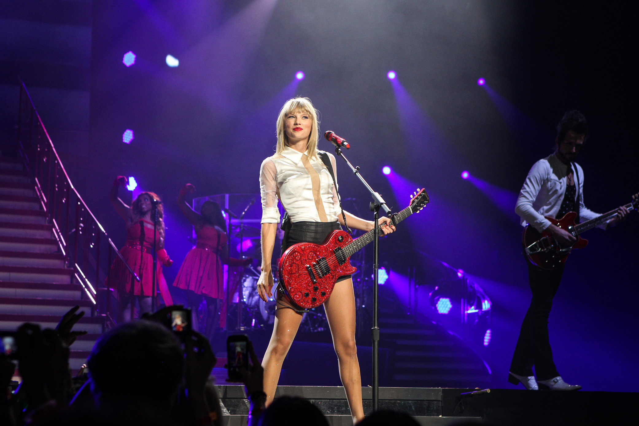 Taylor Swift  Red  Tour - Concert at the Staples Center in Los Angeles - August 19, 2013 