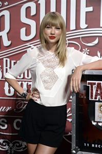 Taylor Swift 'Red' Tour Press Event in LA 8/20/13  