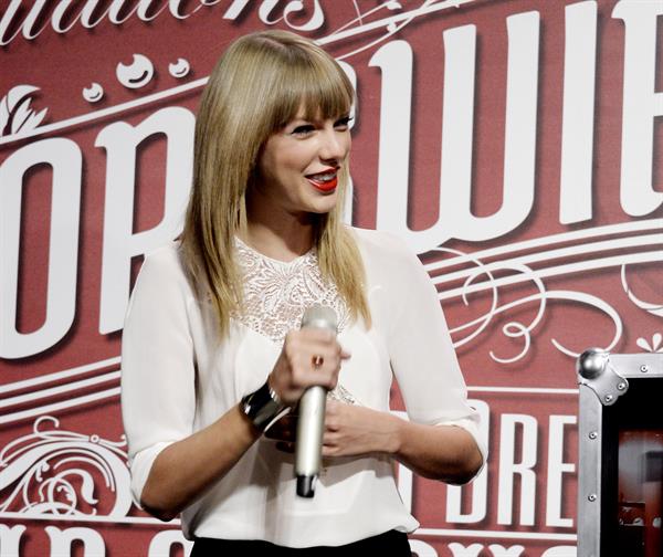 Taylor Swift 'Red' Tour Press Event in LA 8/20/13  