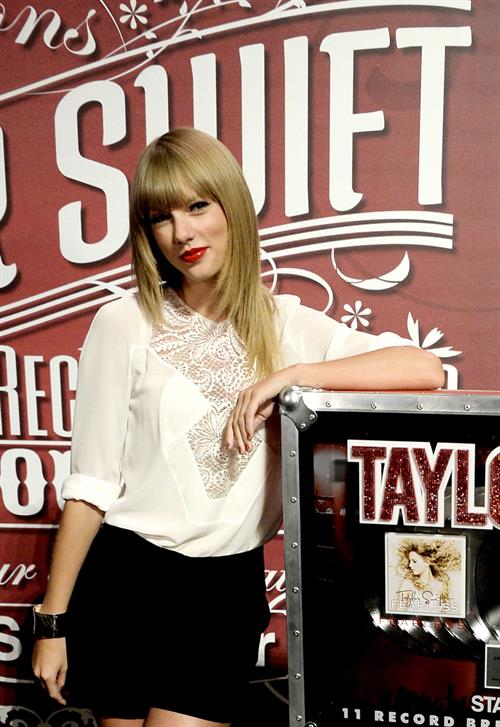 Taylor Swift 'Red' Tour Press Event in LA 8/20/13  