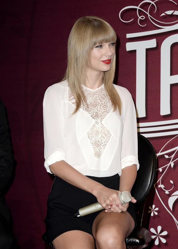 Taylor Swift 'Red' Tour Press Event in LA 8/20/13  