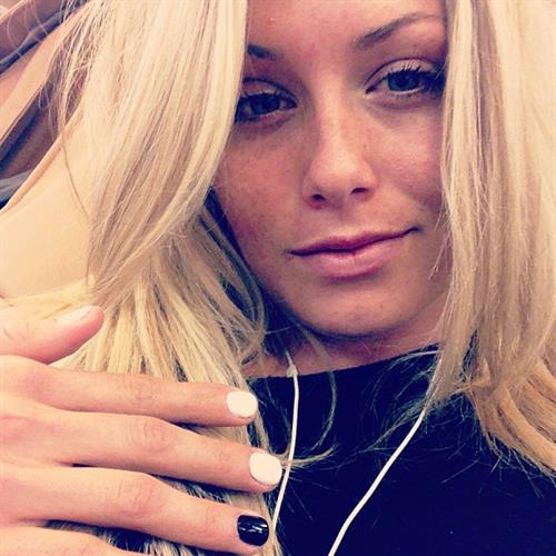 Dianna Dahlgren taking a selfie