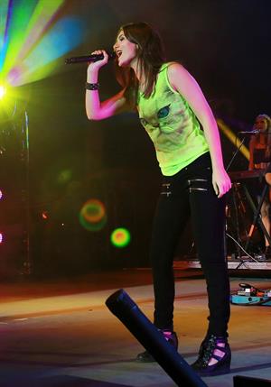 Victoria Justice - Iowa State Fair 8/13/13  