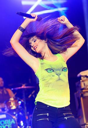 Victoria Justice - Iowa State Fair 8/13/13  