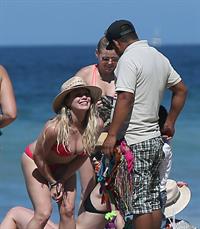 Hilary Duff sexy bikini pics