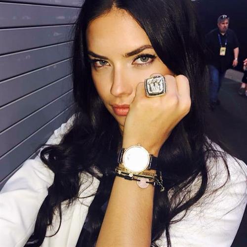 Adriana Lima taking a selfie