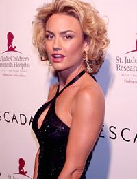 Kelly Carlson