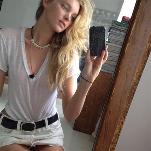 Elsa Hosk taking a selfie